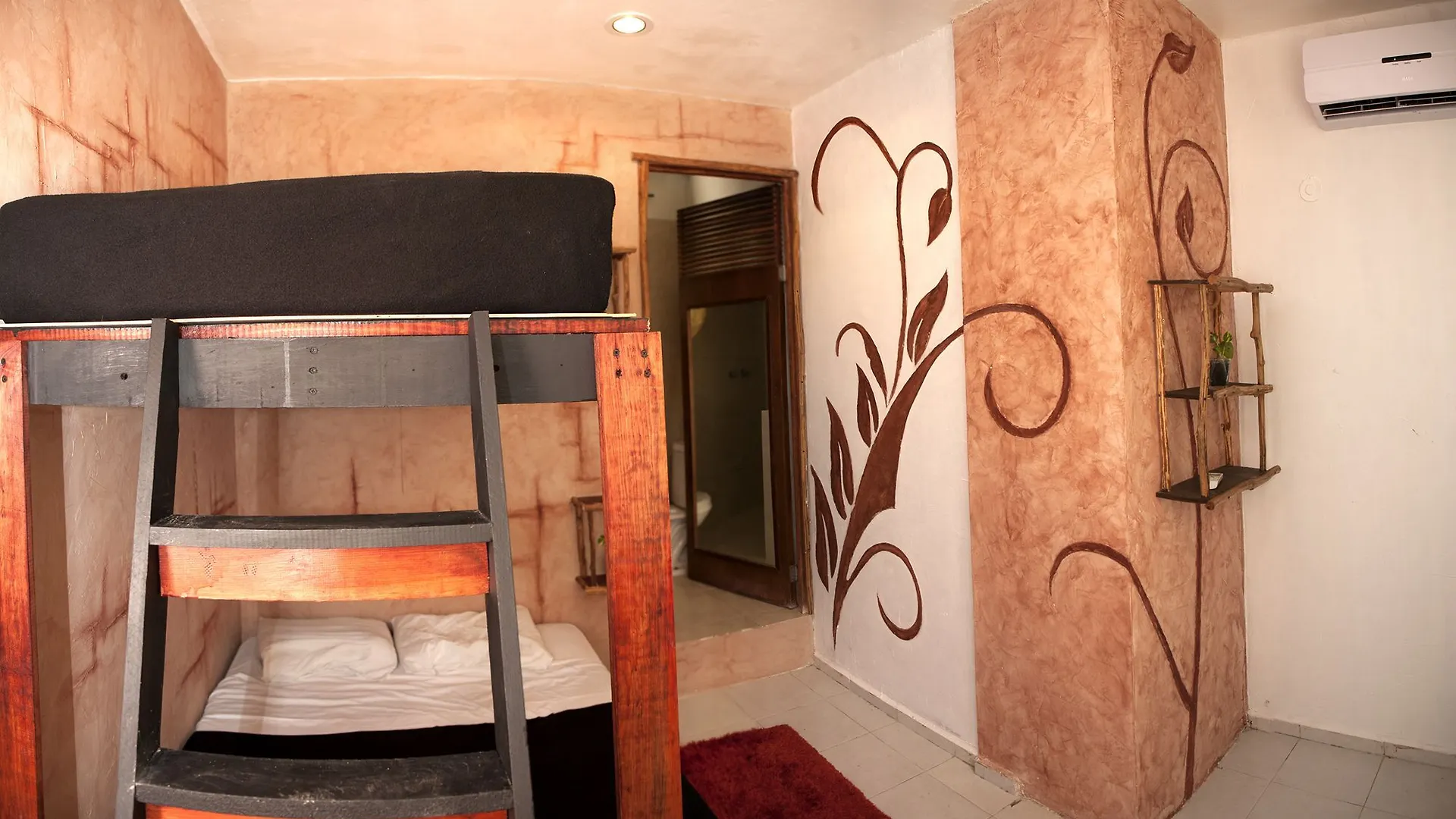 Lucky Traveler Hostel Tulum 2*,